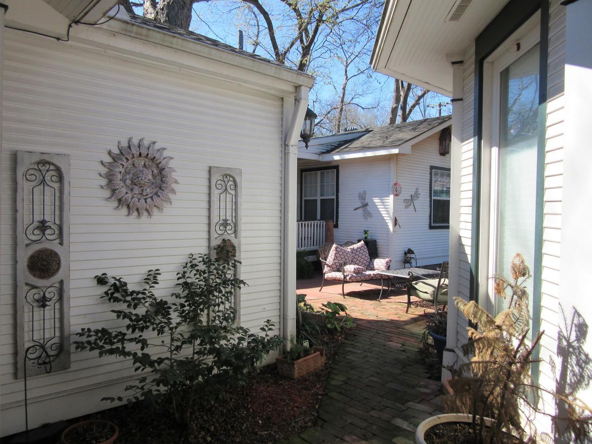 The Carriage House 3* Jefferson