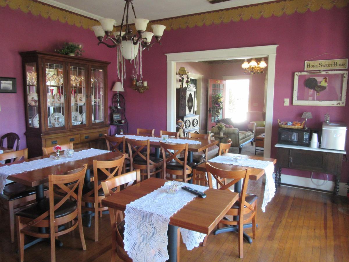 The Carriage House Bed & Breakfast 3*